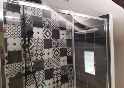 douche colonne pour deux avec douche d'épaules enveloppante